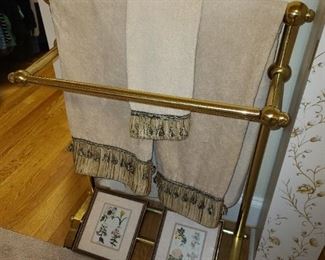 Towel Set On Holder