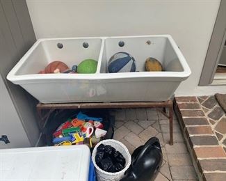 cast iron sink with iron frame