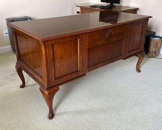Regal Wooden Desk 
