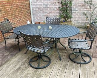 Outdoor Patio Set. Four Chairs and Table 