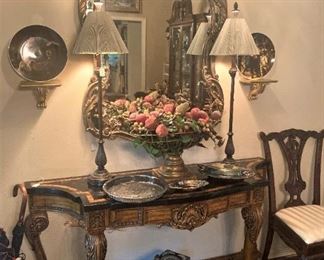 Beautiful entry table; matching lamps