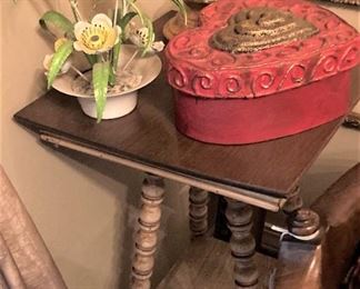 Small antique side table/plant stand