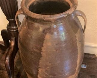 Pottery vase/urn