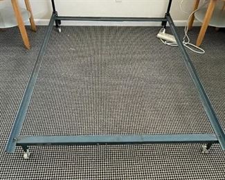 FULL SIZE METAL BED FRAME