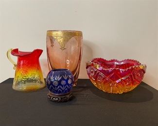 VINTAGE COLLECTION OF ASSORTED DECORATIVE GLASSWARE