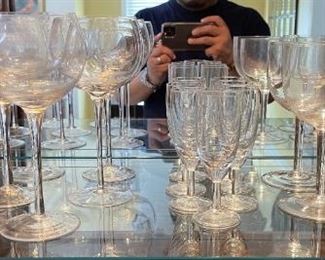 COLLECTION OF ASSORTED GLASSWARE