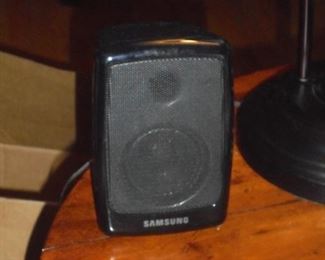 Samsung DVD w/surround sound & 6 speakers
