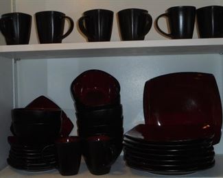 8 pl setting Elite black & red dishes (complete) bowls/saucers/plates/cups   no chips or cracks