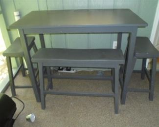 Tall green table w/3 matching stools