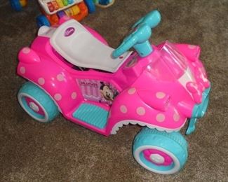 Riding Minnie Mouse battery powered riding car
