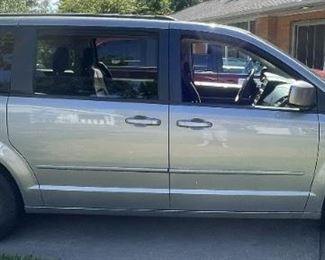 2014 Dodge Grand Caravan, 73,220 miles. In good to very good condition. Asking $14,000 - cash or local bank check only. Title & transfer papers turned over at payment.