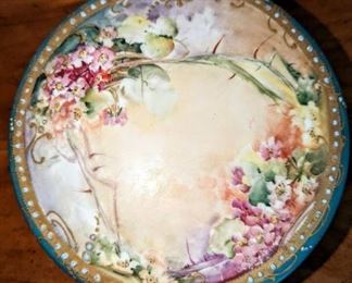 D and C France Limoge Porcelain Limoge Round Dresser Box