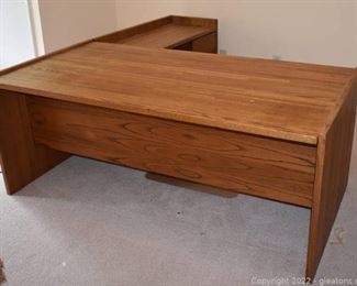 Executive Office Concepts Oak L Shape Desk