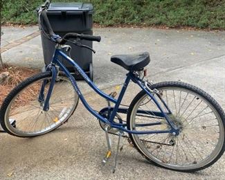 GAR Ladies Star Cruiser Bicycle with Brand New Helmet