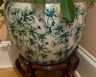 Ivy Embellished Urn Style Planter with Removable Live Plant and Stand