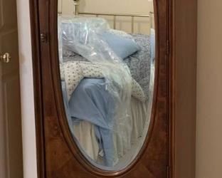 Lexington Furniture Co Chez Michelle Narrow Cherry Mirrored Armoire
