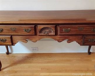 Nice 5 Drawer Queen Anne Huntboard Sideboard