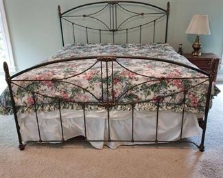 Gorgeous Metal King Size Bed