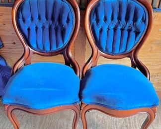 PAIR ORNATE CARVED WALNUT VICTORIAN PARLOR CHAIRS