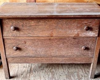 OAK 2 DRAWER CHEST / DRESSER
