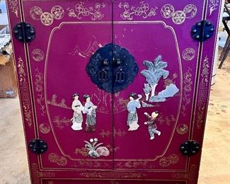 VINTAGE ASIAN / CHINESE 2 DOOR CABINET