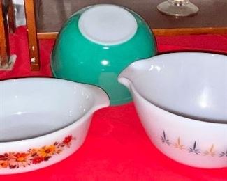 VINTAGE PYREX 