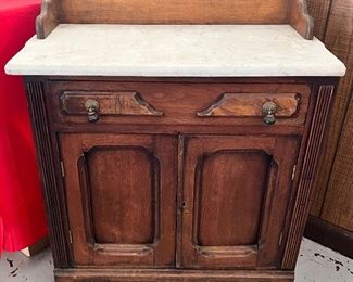 VICTORIAN WALNUT MARBLE TOP WASHSTAND 