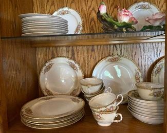JAPAN "DIAMOND"  DINNERWARE; SERVICE FOR 8