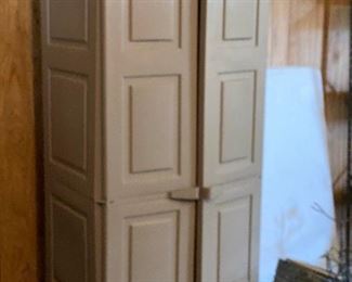 STORAGE SHELVES/CABINET