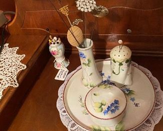 VINTAGAE DRESSER SET, HAT PINS, HAT PIN HOLDERS
