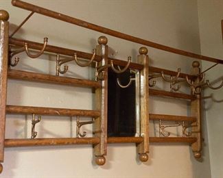WALL HAT RACK WITH MIRROR

