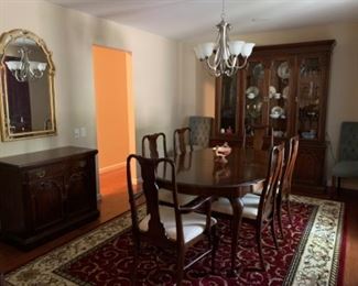 Dining Room Table 44x68 Oval, extends to 108" with 2 20" leaves