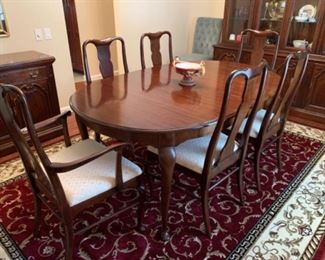 Thomasville Dining Room Furniture, All of the furniture is in excellent condition