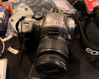 Canon EOS Rebel 18-55 Canon Lens w/battery charger and card readers