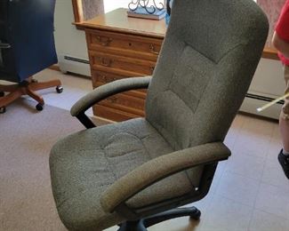 14 $250 Office Chair
