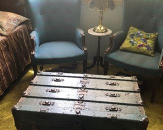 These sorta-wing-backs are nice!