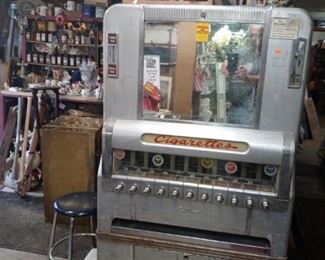 Antique Vintage cigarette vending machine excellent condition