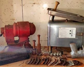 Grinders and grinder plates