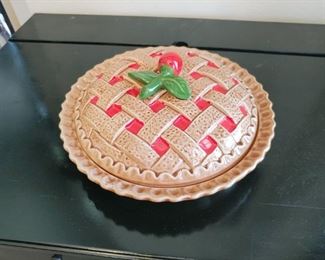 Covered Pie Dish made in Portugal