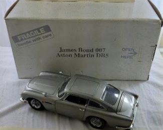 James Bond 007 1964 Aston Martin DB5 with original box and certificate