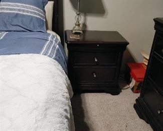 Queen Size Bed and matching Dresser and 2 Nightstands