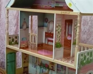 Dollhouse-- just in time for Christmas!