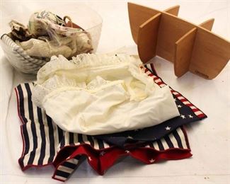 5101 - Assorted Longaberger basket accessories