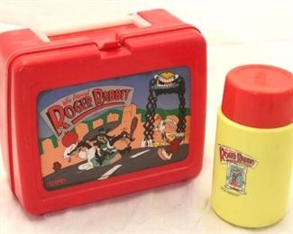 5613 - Roger Rabbit plastic lunchbox with thermos 8 x 9 x 4