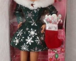 8100 - 1997 Festive Seasons Barbie