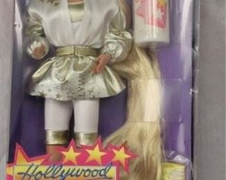 8104 - 1992 Hollywood Hair Barbie