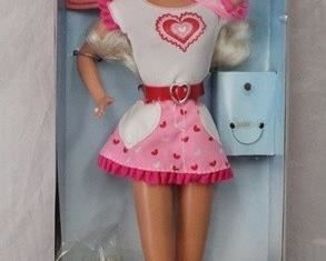 8112 - Valentine Fun Barbie w/ accessories