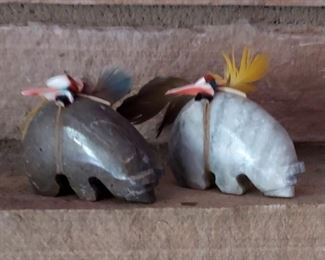 Vintage Zuni Medicine Bear fetish carving