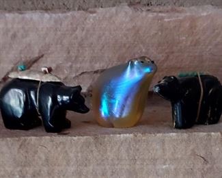 Vintage Zuni Medicine Bear fetish carving