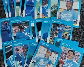Royals team set (includes Bo Jackson rookie card)